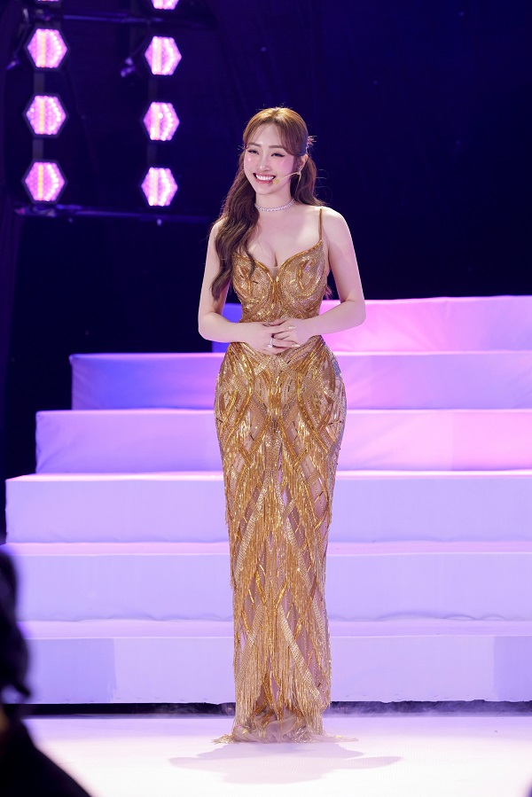 ba xa doanh nhan kem 16 tuoi cua chi bao chi tien ty to chuc tiec vip 2 - lavender by chang